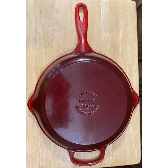 Le Creuset Red 10.1/4 Skillet - Picture 9 of 10